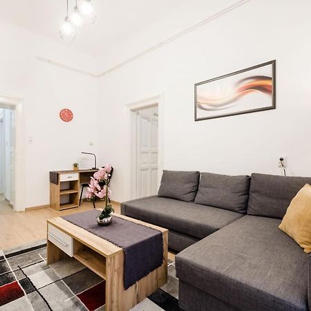 Izabella Apartment Budapest Esterno foto