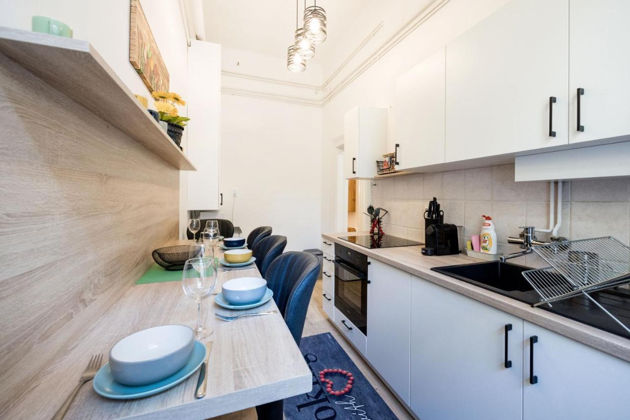 Izabella Apartment Budapest Esterno foto