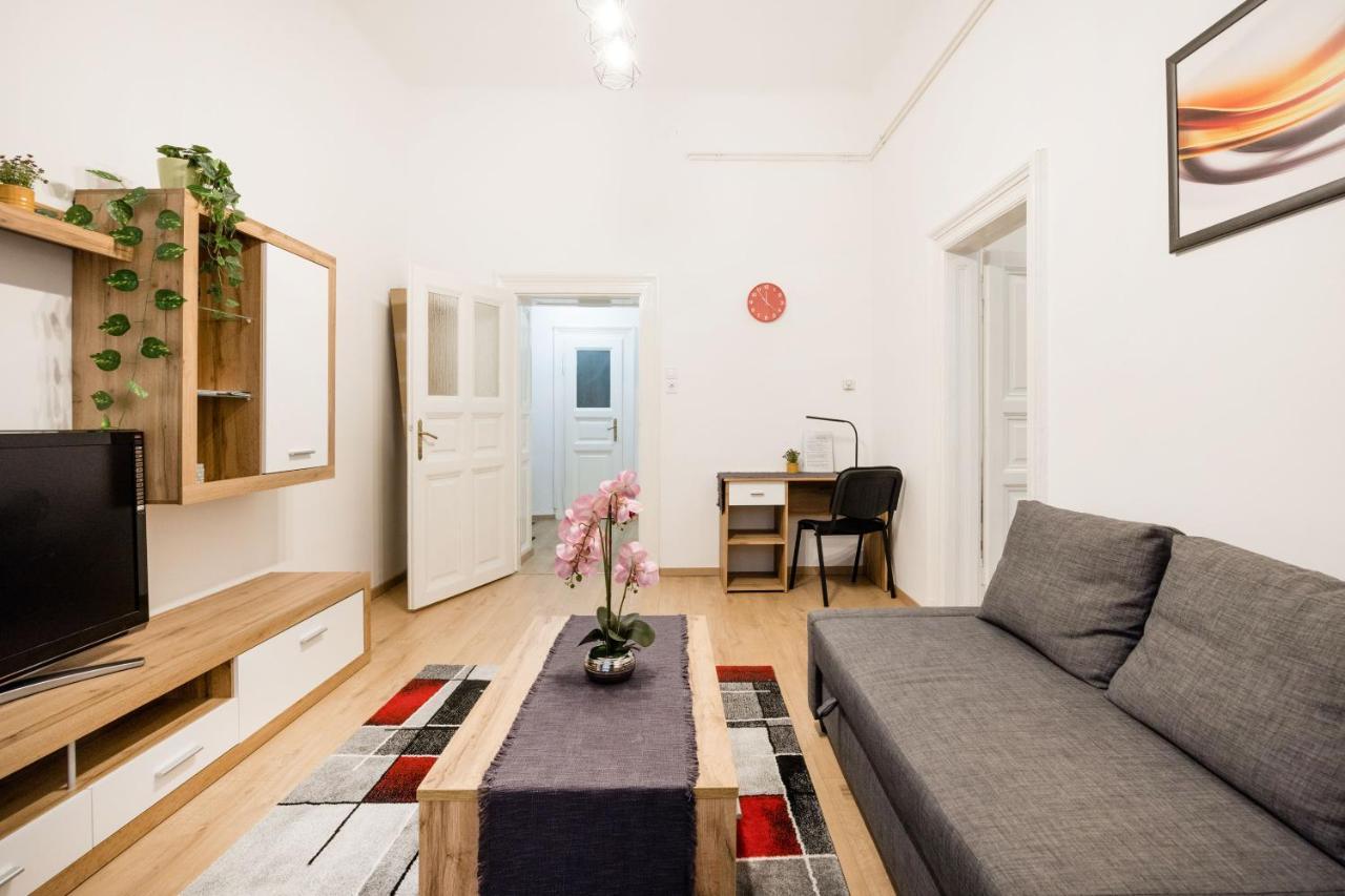 Izabella Apartment Budapest Esterno foto